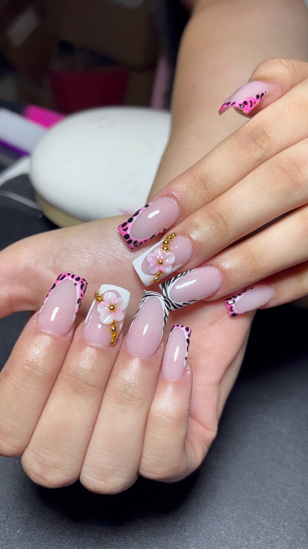 Exemple — ongles longs
