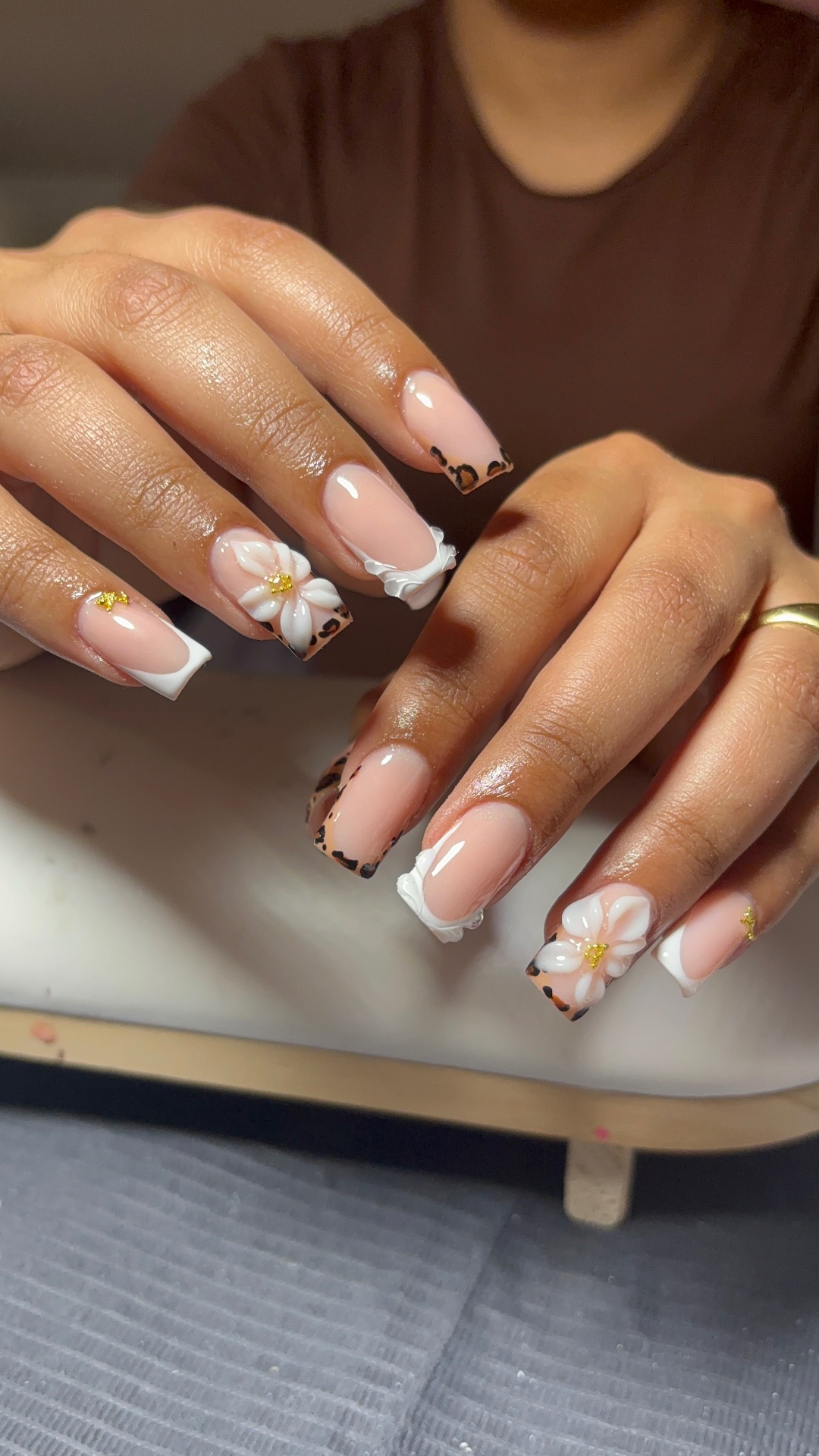 Exemple — ongles mi-courts